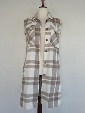 Ashley By 26 International Outerwear Tan and Cream Plaid Vest Size Large